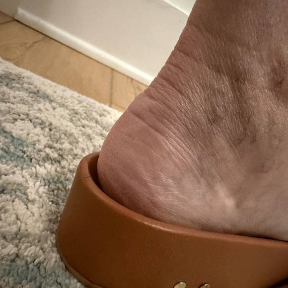 Beek Pelican Leather Slide Platform Sandal in
TAN, size 8 - Picture 8 of 8